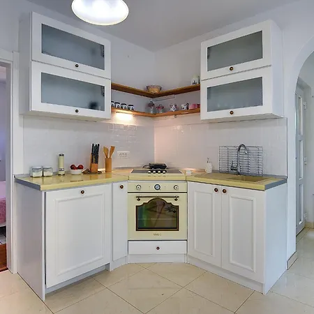 Beautiful With A Pool And A Fenced Garden Villa Medulin