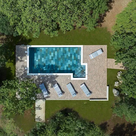 Beautiful With A Pool And A Fenced Garden Villa Medulin
